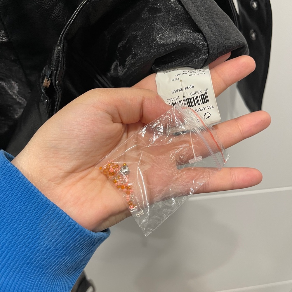 Black Vest - Picture 6 of 12